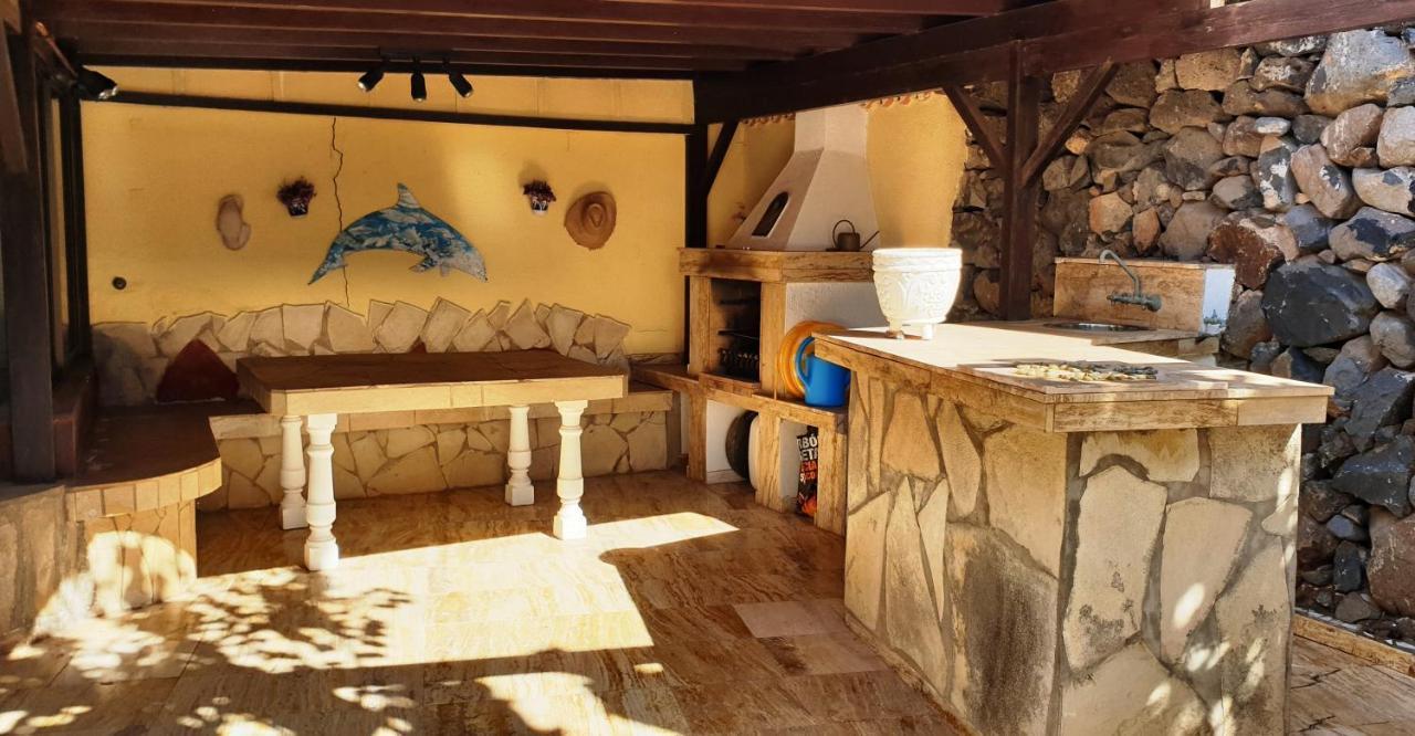 فيلا Sunny House With Private Pool And Sea View أذيخي المظهر الخارجي الصورة