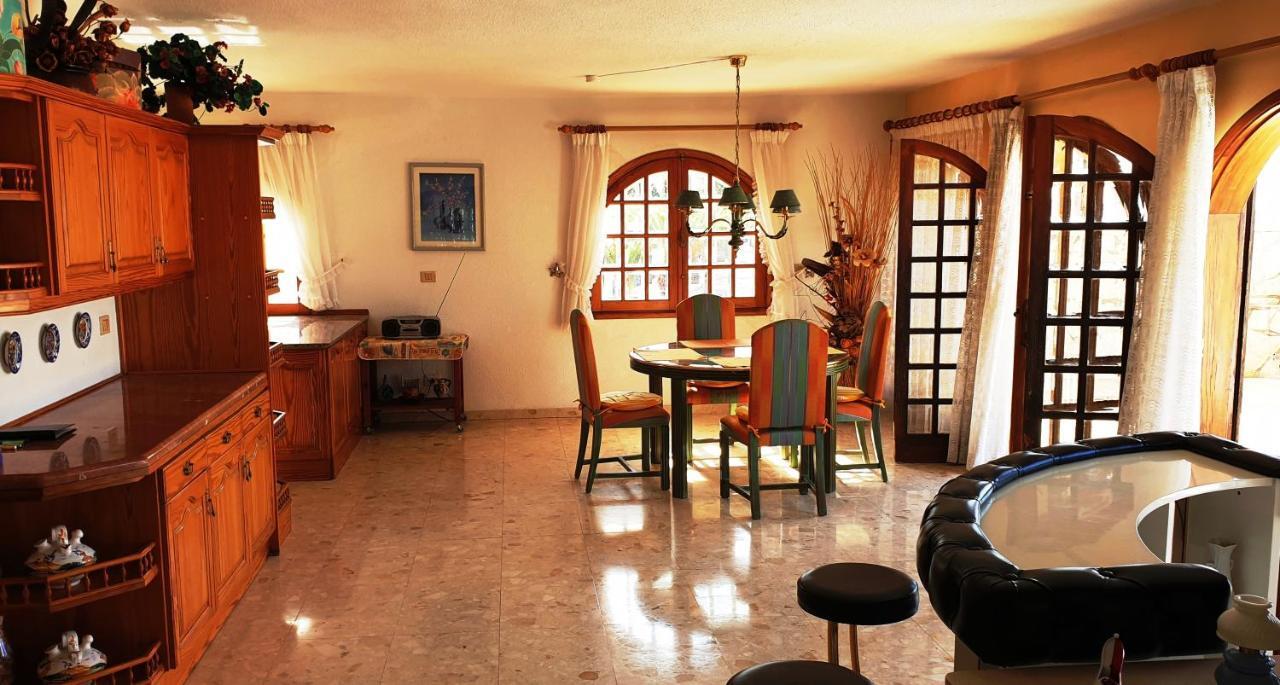 فيلا Sunny House With Private Pool And Sea View أذيخي المظهر الخارجي الصورة